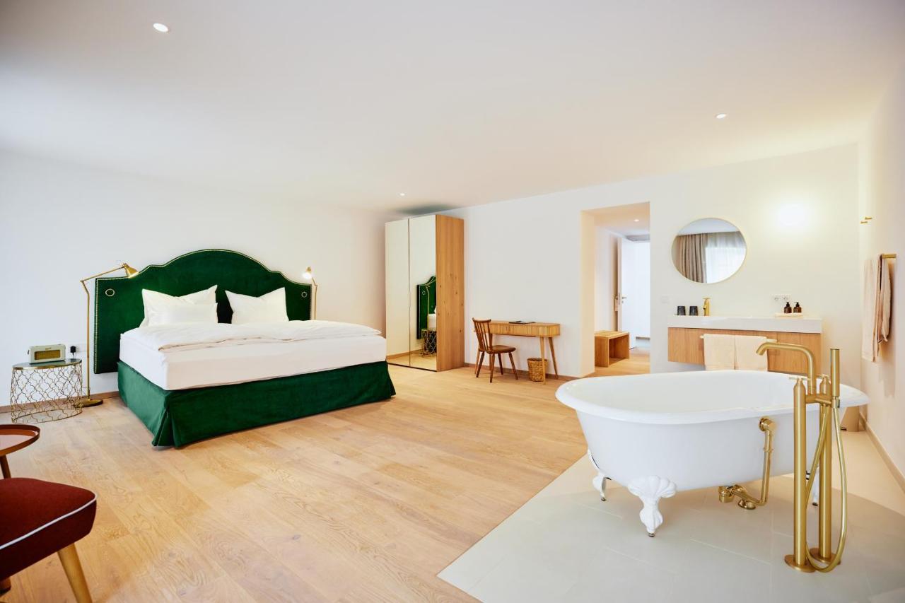 Boutiquehotel Zum Goldenen Hirschen Gmunden Exterior photo