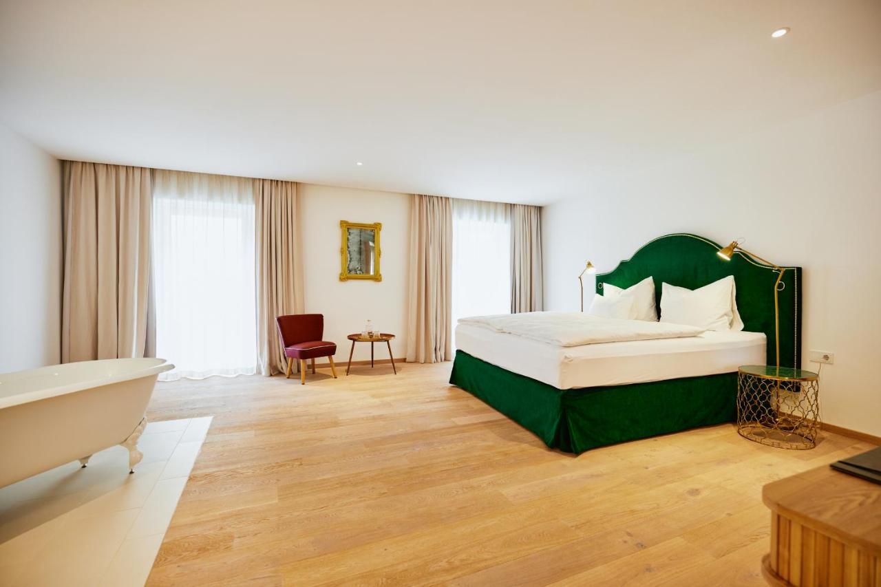 Boutiquehotel Zum Goldenen Hirschen Gmunden Exterior photo