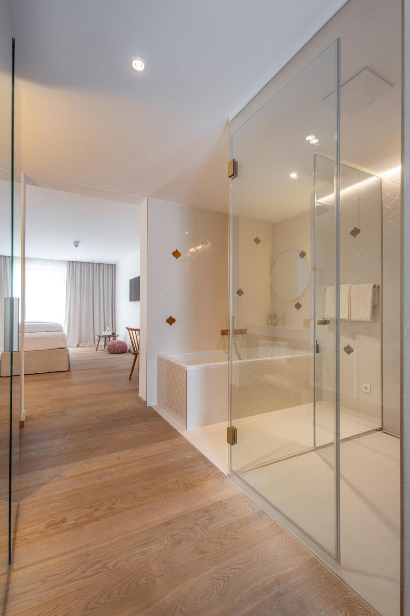 Boutiquehotel Zum Goldenen Hirschen Gmunden Exterior photo